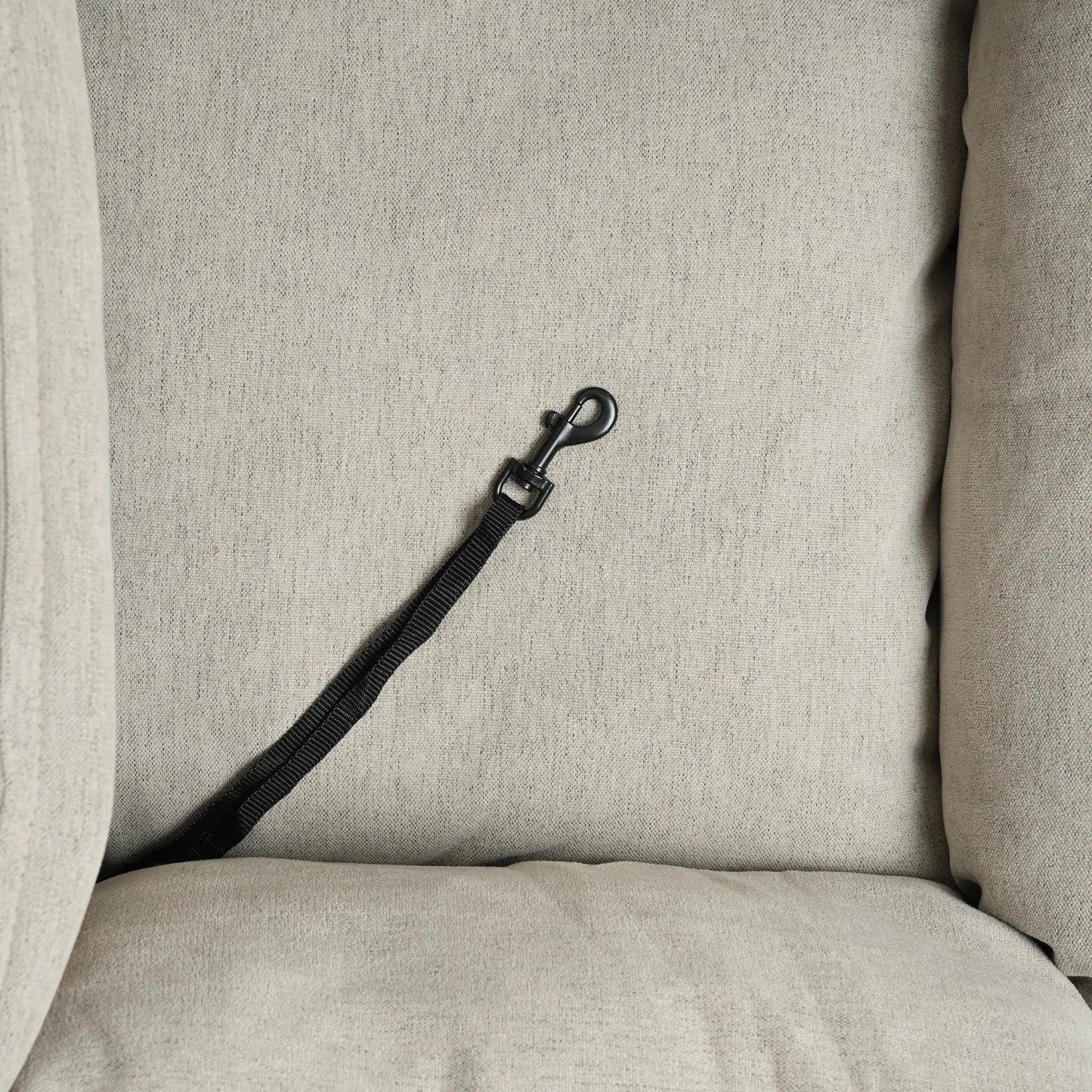 2-in-1 Hundeautositz und Reisebett Fenja Dune