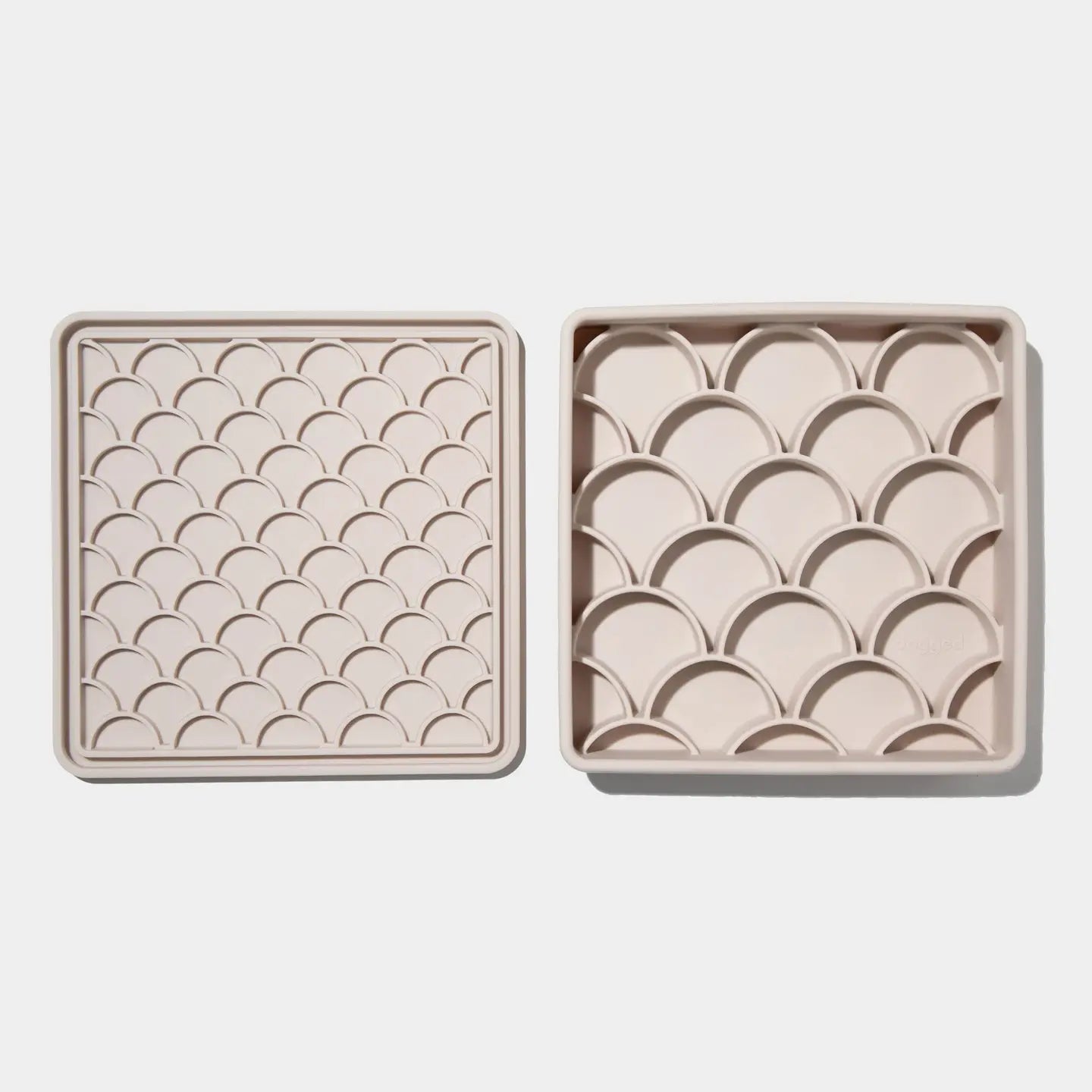 3-in-1 Slow Feeder Scales Sand