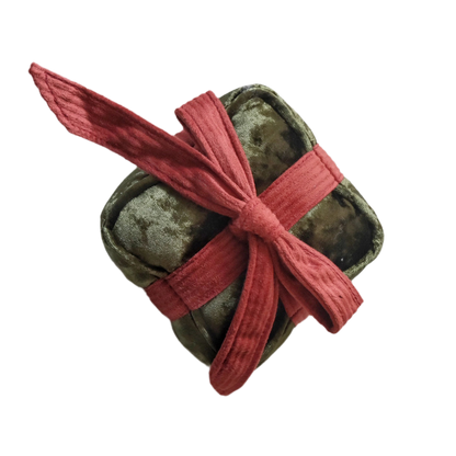 Hundespielzeug Holiday Box Kiefer