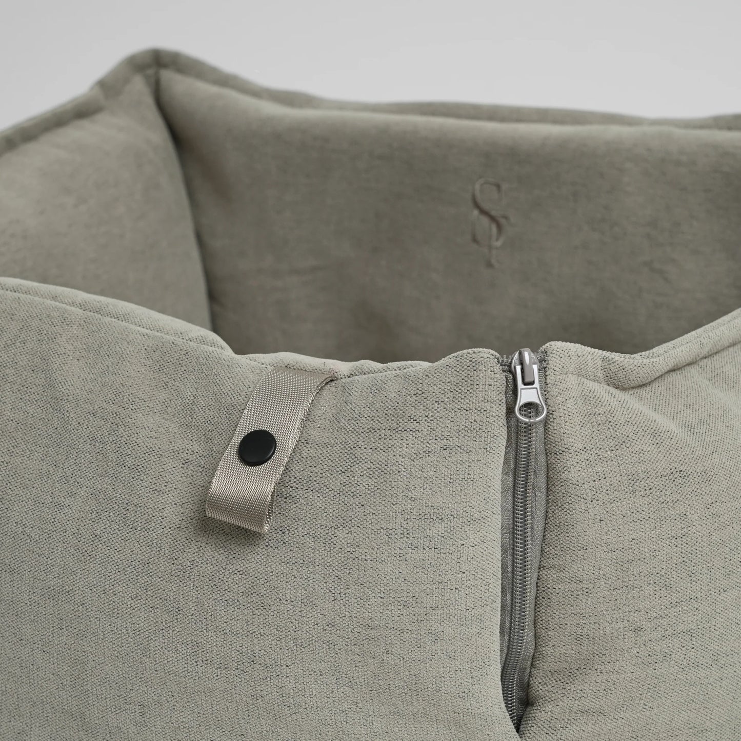 2-in-1 Hundeautositz und Reisebett Fenja Dune