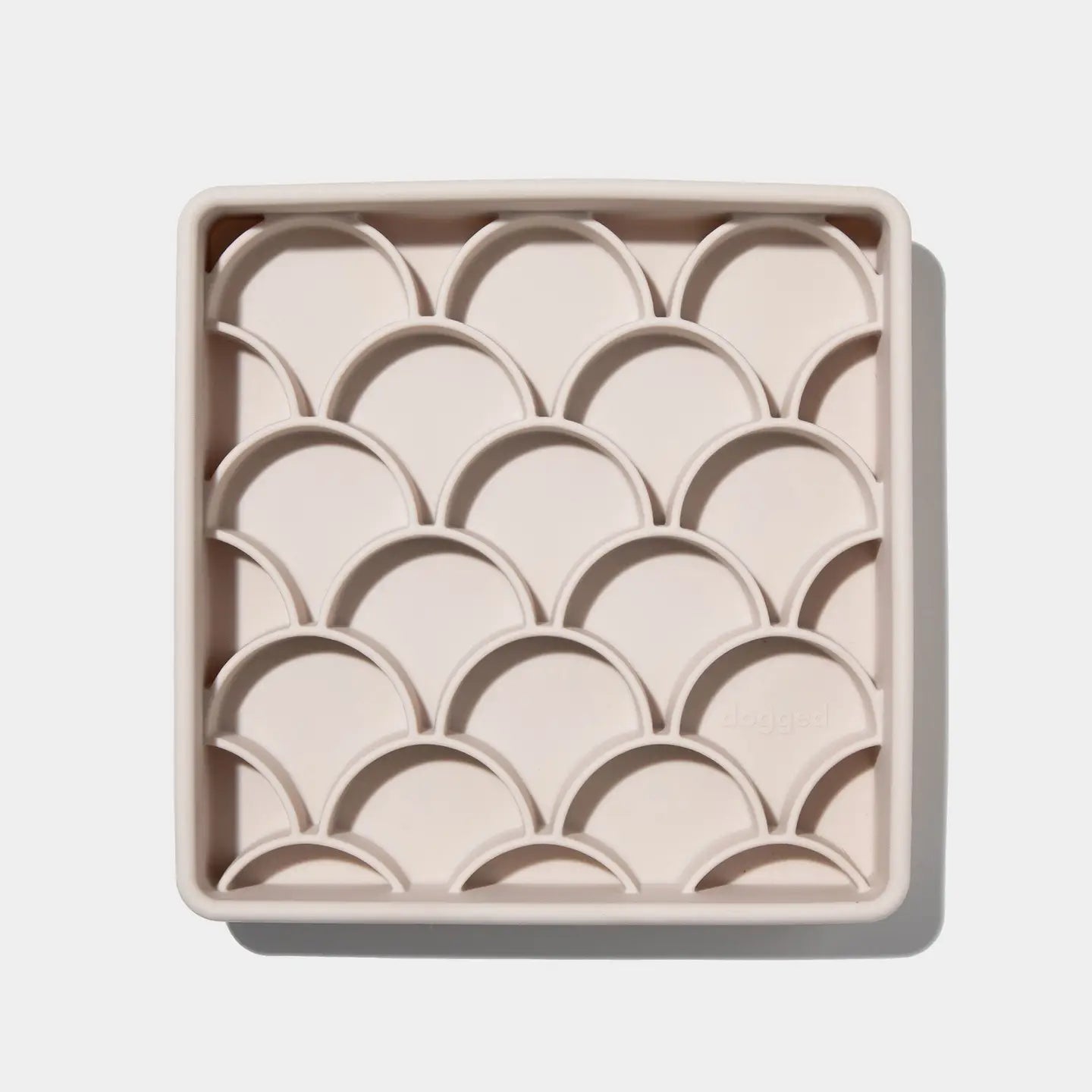 3-in-1 Slow Feeder Scales Sand
