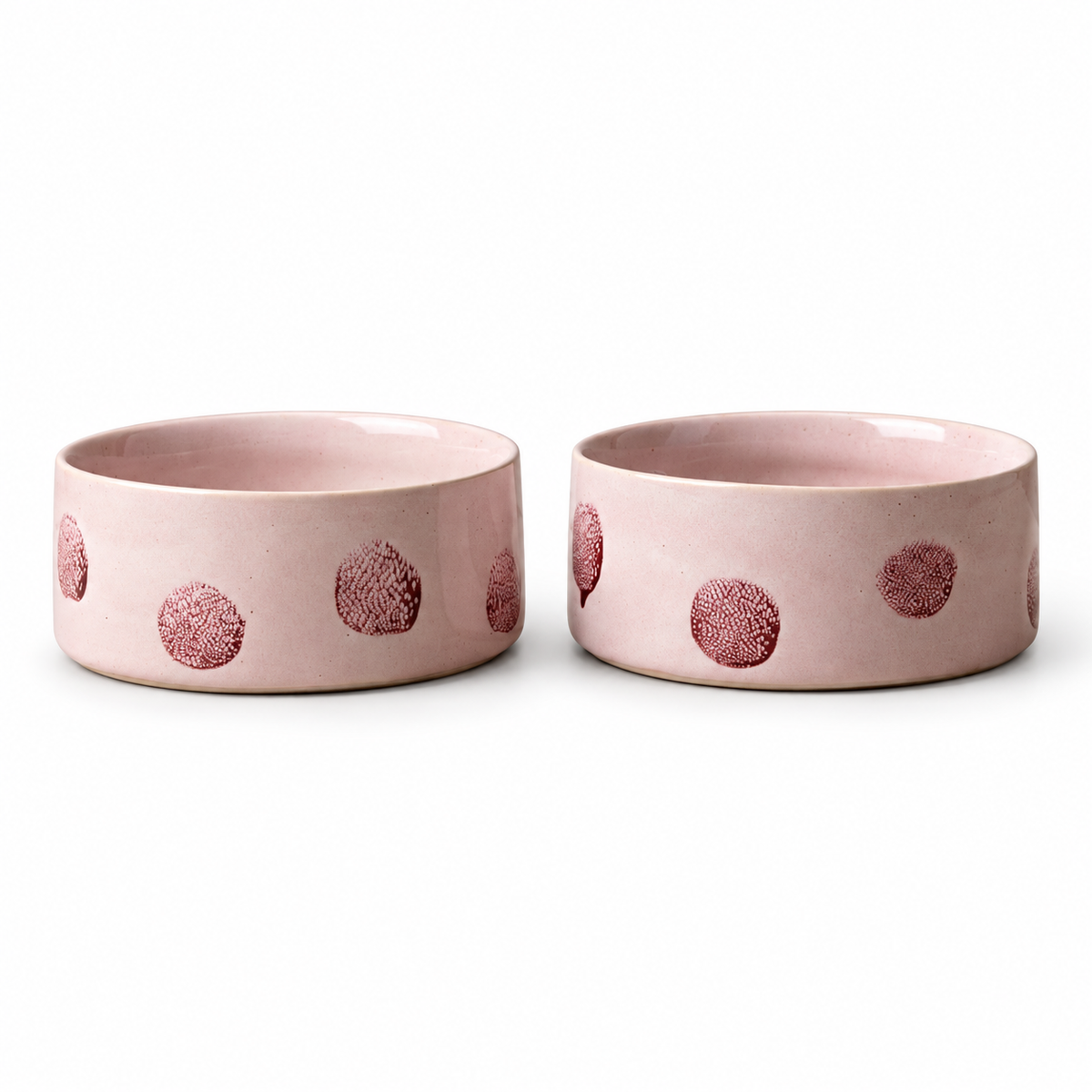 EGG BACK HOME Hundenapf Pop Dots Rosa 2er-Set – zwei Näpfe auf weißem Hintergrund