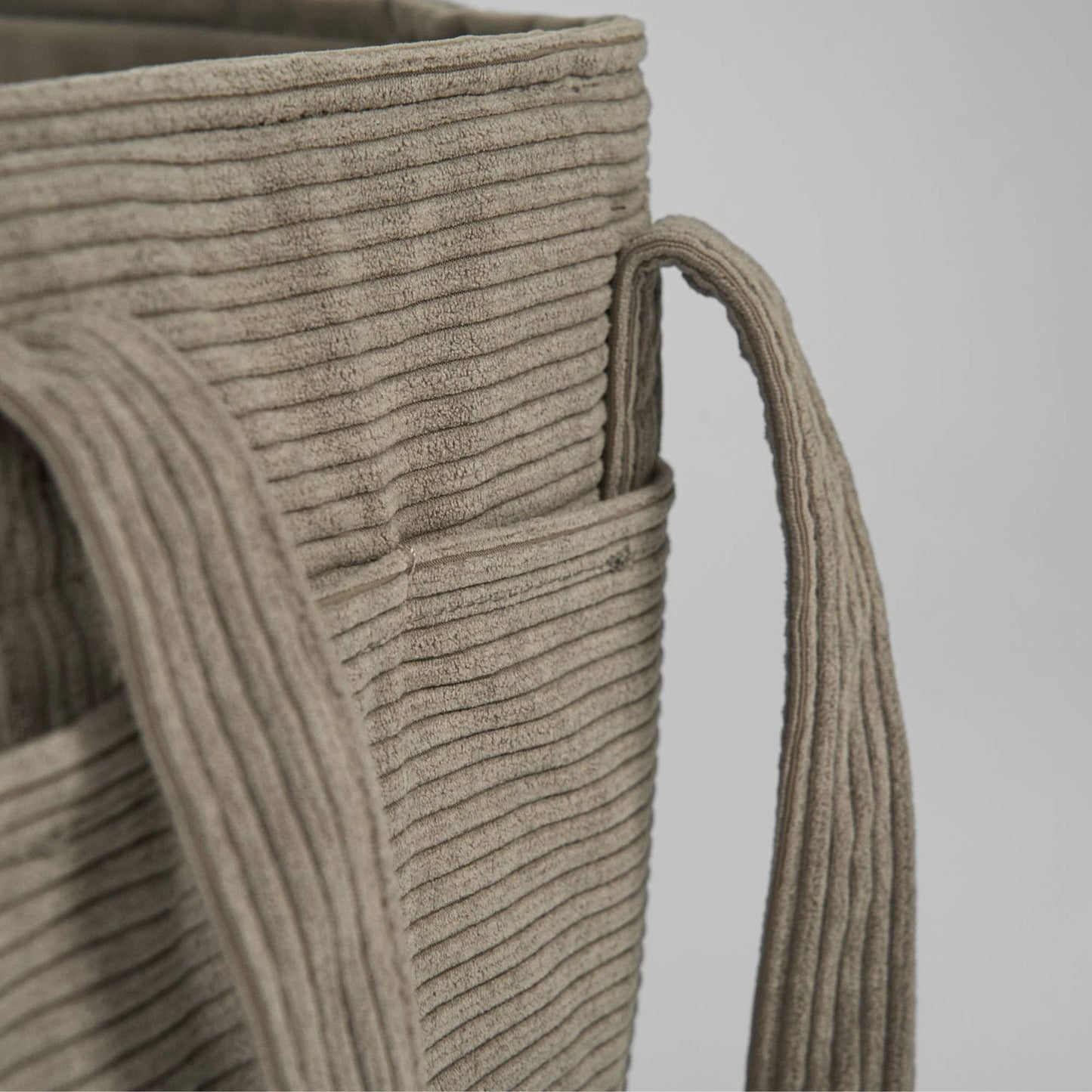 STAEY Hundetragetasche Vilda Cord Taupe im Detail